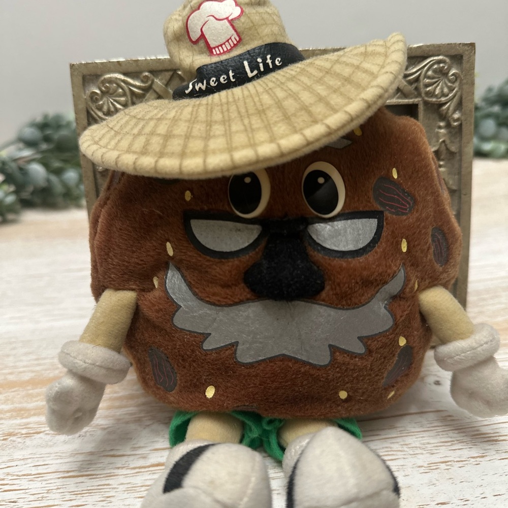 1997 Sweet Life Papa Oat Cookie Plush Toy with Hat